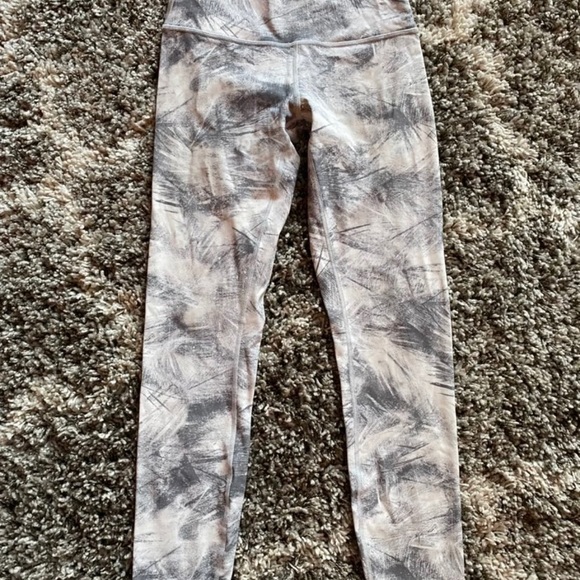 Lululemon Wunder Under Pants - Picture 2 of 2